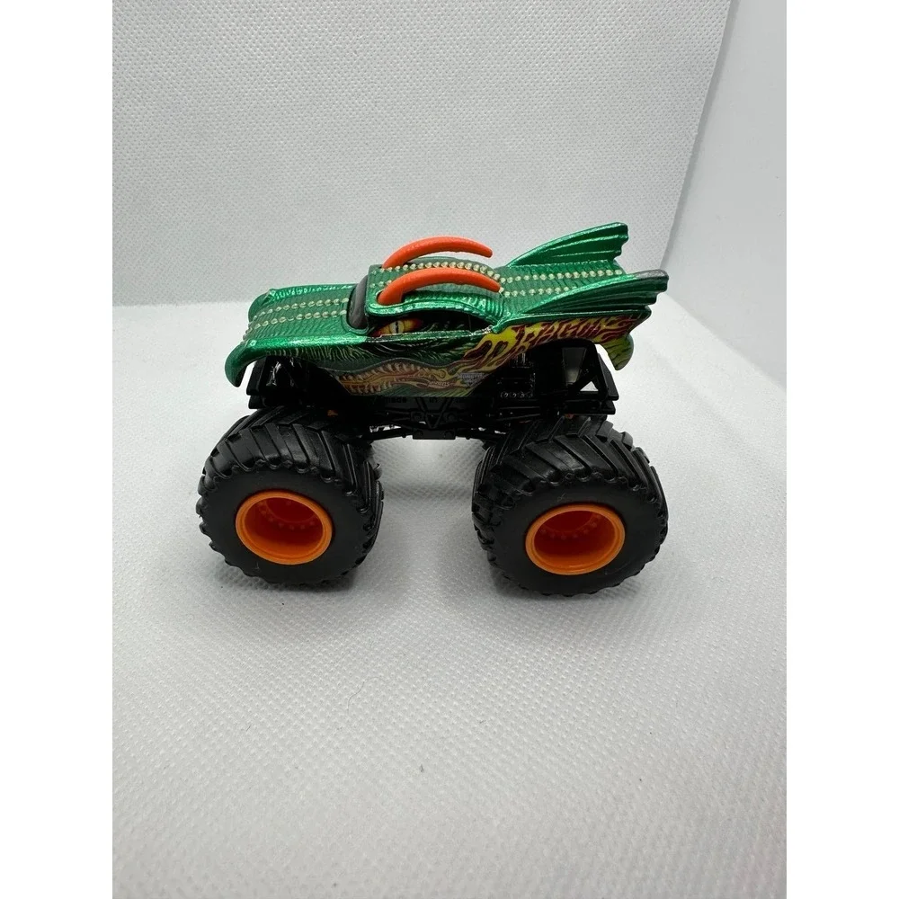 Hot‎ Wheels Monster Jam Monster Trucks The Dragon 1:55